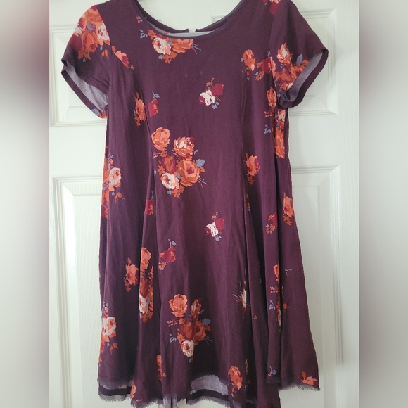Silence + Noise Urban Outfitters Witchy T Shirt Dress Mini Sangria Floral Medium - Picture 3 of 5